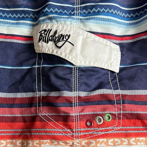 Hecho De Billabong Multicolored Board Swim Shorts Aztec Pattern Men’s Size 31 - Picture 11 of 13